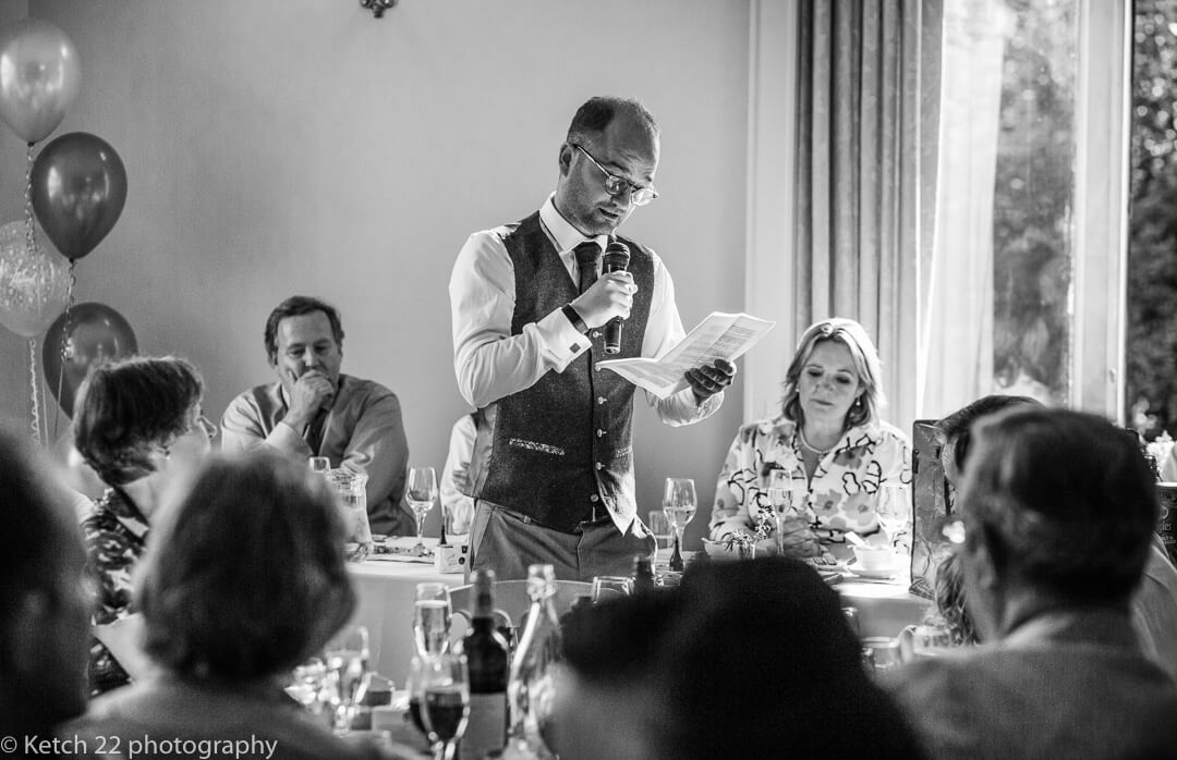 Best man making speech at Herefordshire wedding